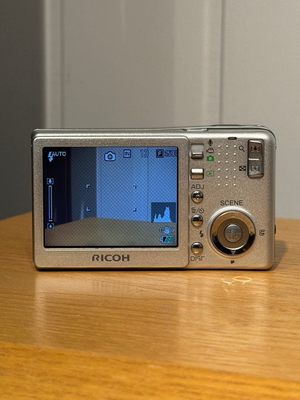 Ricoh Caplio R3, sølv