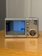 Ricoh Caplio R3, sølv