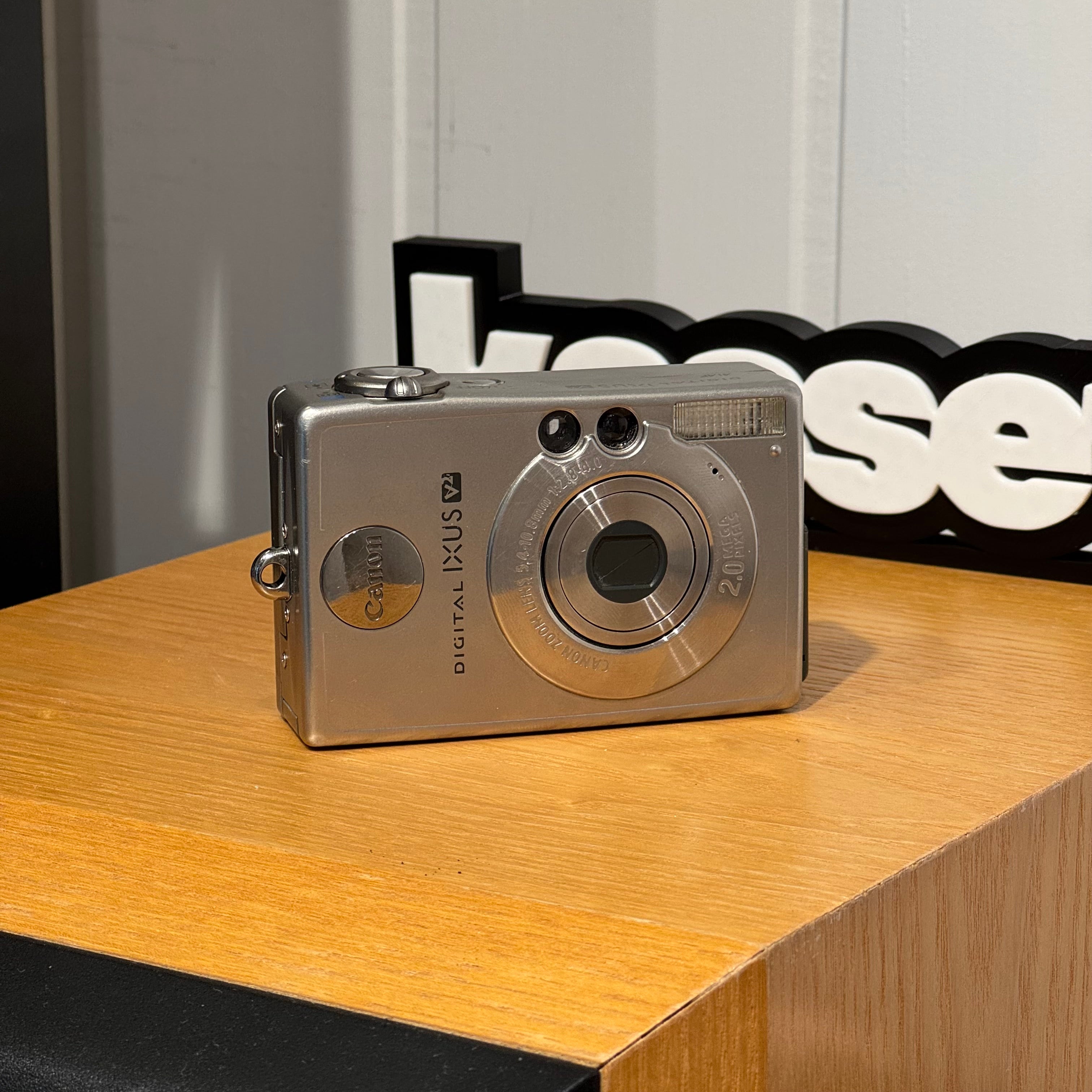 Canon Ixus V2, 2MP