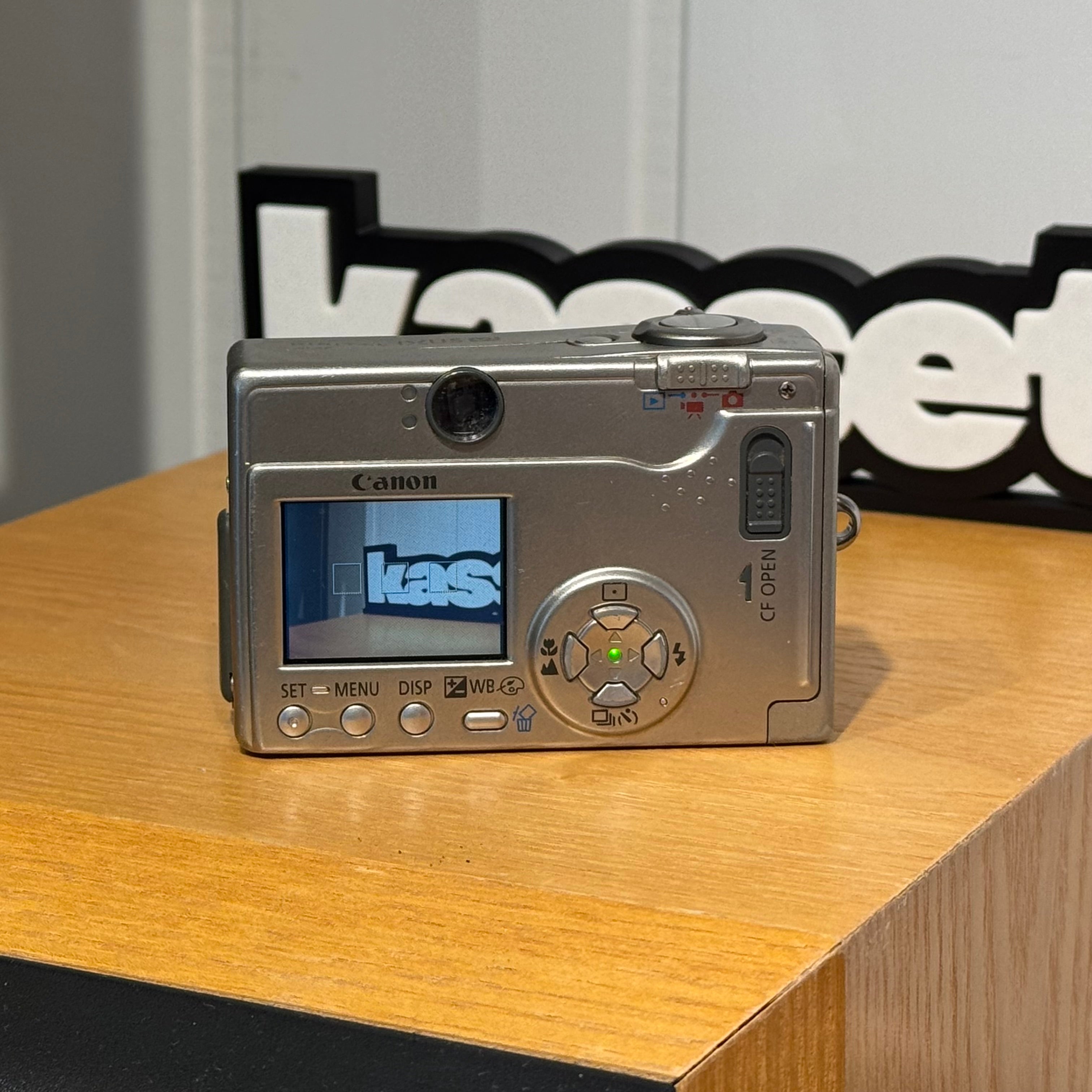Canon Ixus V2, 2MP