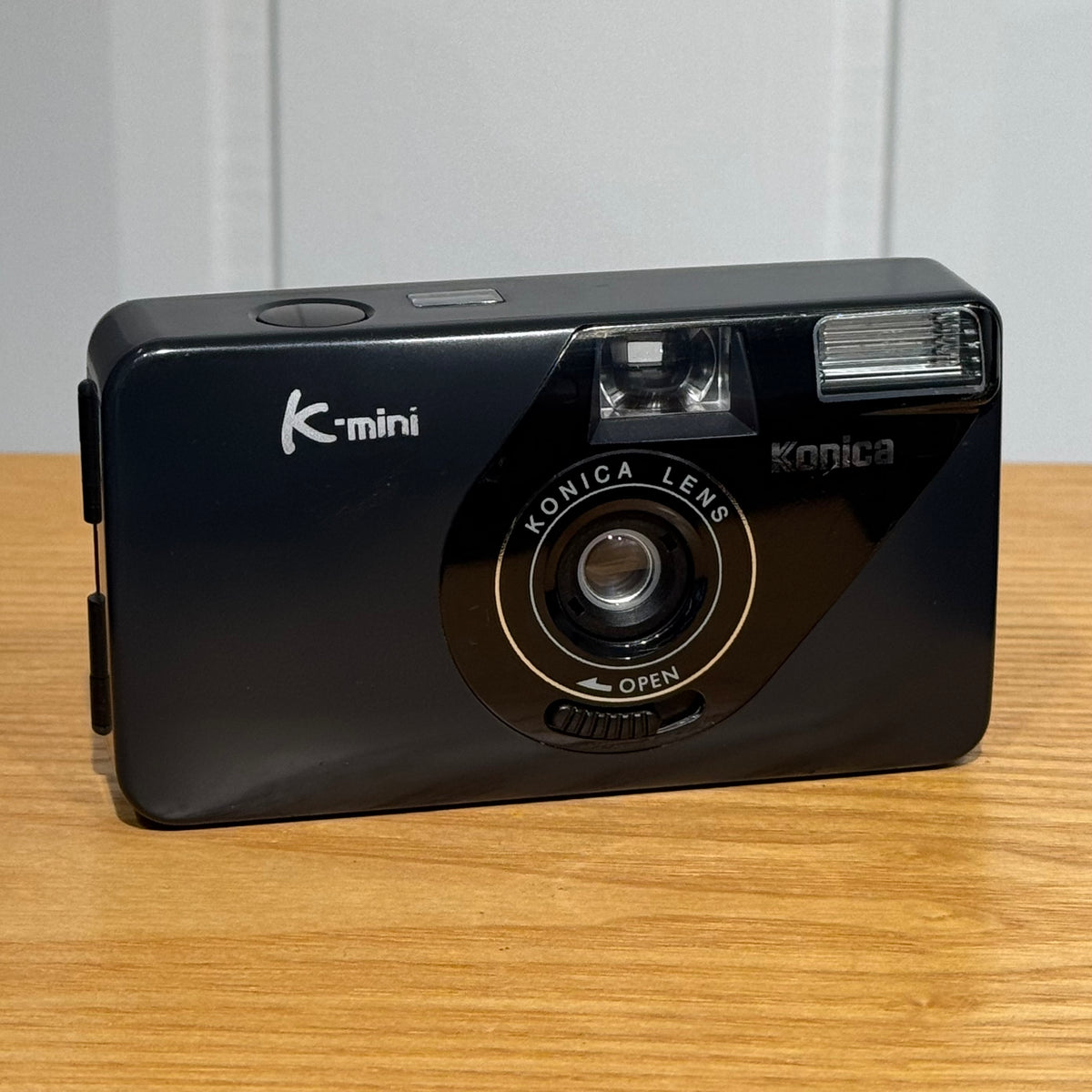 KONICA K-mini, sort