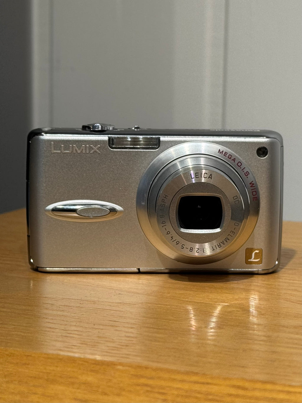 Panasonic Lumix DMC-FX01, sølv